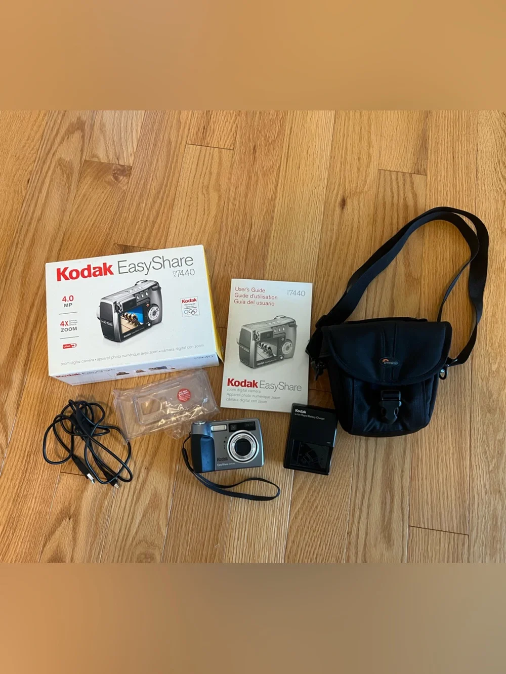 Kodak EasyShare DX 7440 Digital Camera Bundle